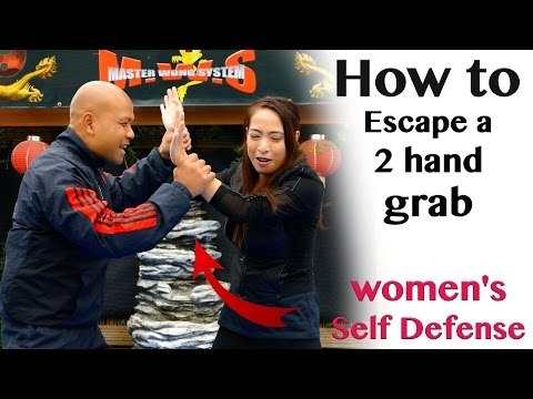 How to escape a 2 hand grab | women self defense in Chinese Cantonese Hong Kong 如何鬆開被捉著的雙手