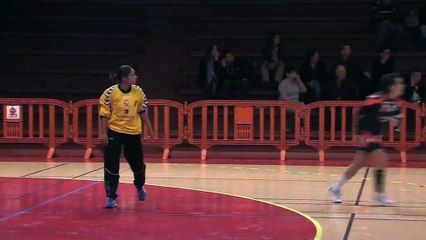 Les Port de Boucaines (en rouge) vont battre Frontignan 24-22