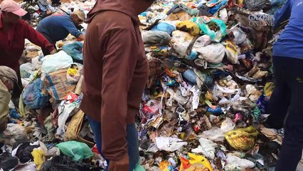 A vida de quem tira o sustento de materiais recicláveis no ES