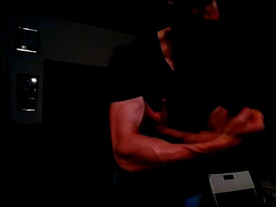 Haciendo_ejercicio_biceps_1