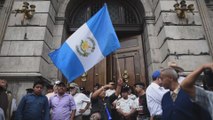 Miles de guatemaltecos marchan para exigir la renuncia de Jimmy Morales