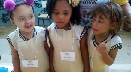 Yasmim na Feira de Conhecimento: Momentos Inesquecíveis 📚