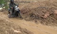 Tebing di Mamasa Longsor, Jalan Antar Kabupaten Terputus