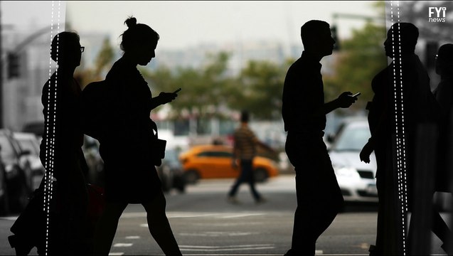 Argentina Wants to Ban People From Crossing Streets While on Their Phones