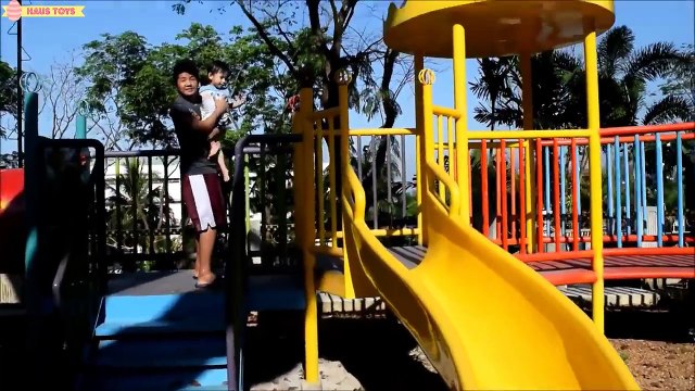 Kids Swimming In The Pool 2016 - Kids Have Fun Swimming in the Pool-4iKvoMjPbZs