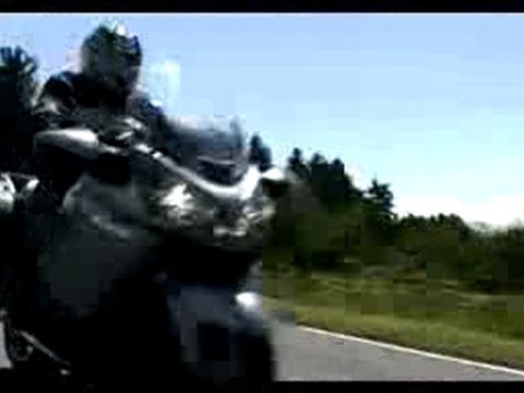 Essai Kawasaki GTR 1400 : une grande routière