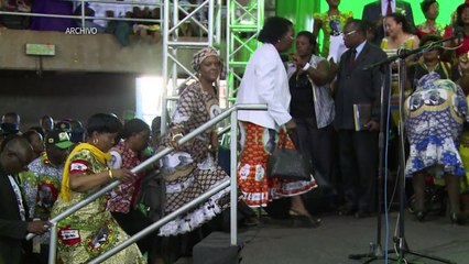 Mugabe rechaza ceder a militares y dejar presidencia de Zimbabue