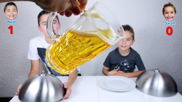 REAL VS GUMMY FOOD CHALLENGE - Trucs réels ou Bonbons