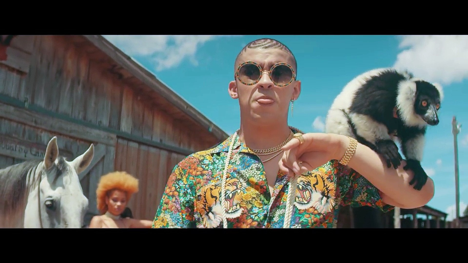 Bad Bunny Tu No Metes Cabra [Video Oficial]