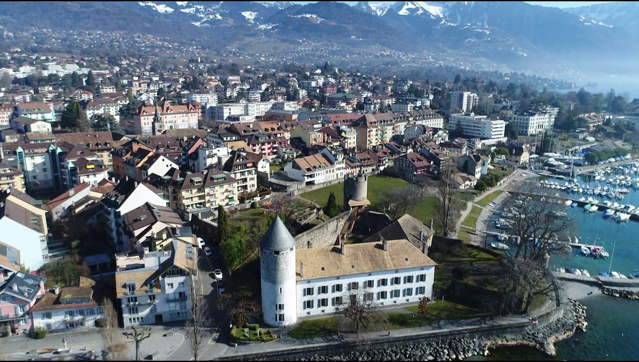 Phantom 4 Pro plus sur le lac léman