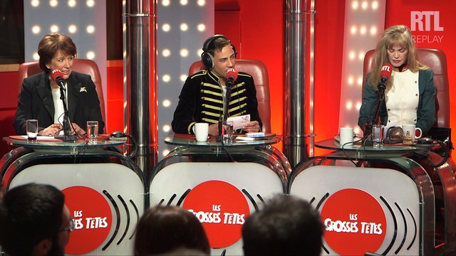 Le chanteur de Entre les deux fils dénudés de la dynamo