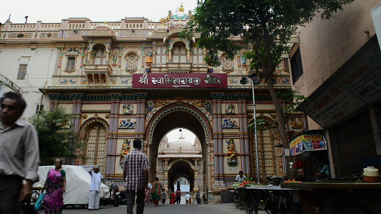 India's heritage city races to save icons from polluted ruin