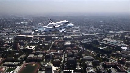이중 비행기 우주 왕복선 공항 착륙 대단하다.