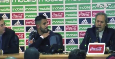 Cezayir'in hocası basın toplantısında çıldırdı