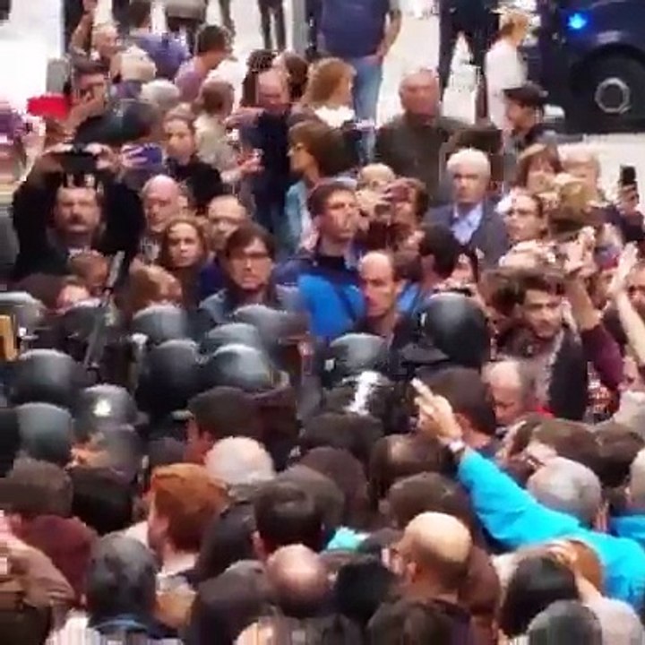 policia española en la republica catalana