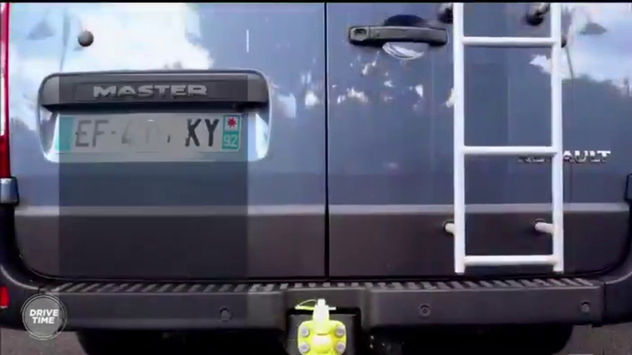 Pour Dupont-Aignan, face au "mirage Macron", "l'alternative Mélenchon n'est pas la bonne"