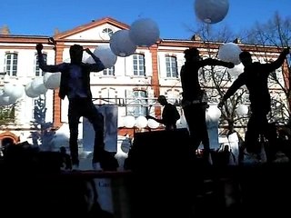 show tecktonik  au défilé place st georges