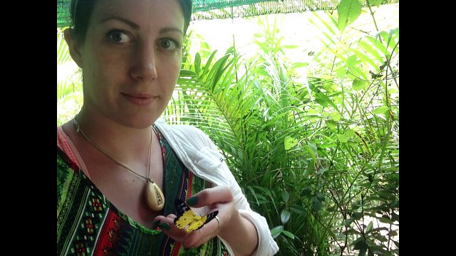 Anna je često pozirala sa ogrlicom koju joj je napravio dečko, a godinu dana poslije je saznala istinu koja se krila iza