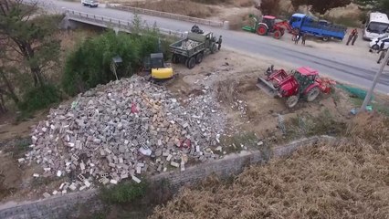 여진 속에 힘겨운 복구 작업...하늘에서 본 현장 / YTN