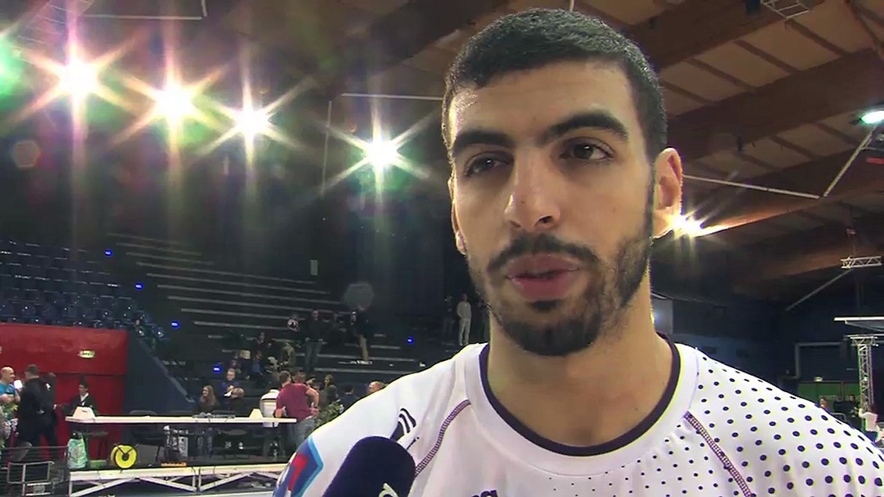 Kader Rahim au micro d'Ulrich Téchené