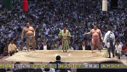 [大相撲2017名古屋10日目] こんな相撲見たことない 宇良 対 高安
