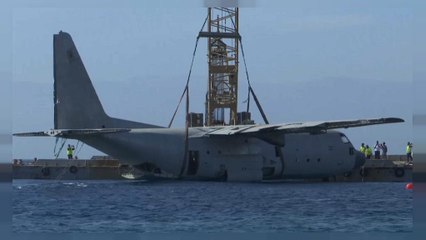 Hércules C-130 da Força Aérea da Jordânia termina no mar