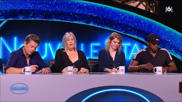 Nouvelle Star : Nathalie Noennec touche les fesses d'un candidat
