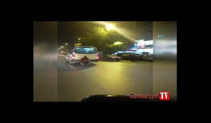 Tekerlekli sandalyeyle minibüse asıldı