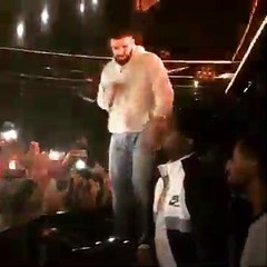 Drake interpelle un agresseur sexuel en plein concert : « je vais te défoncer si tu continues »