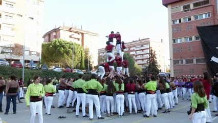Catalan students build shaky human towers