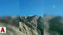 Kahraman Mehmetçik PKK'lı teröristlerin mağaralarını böyle başlarına yıktı