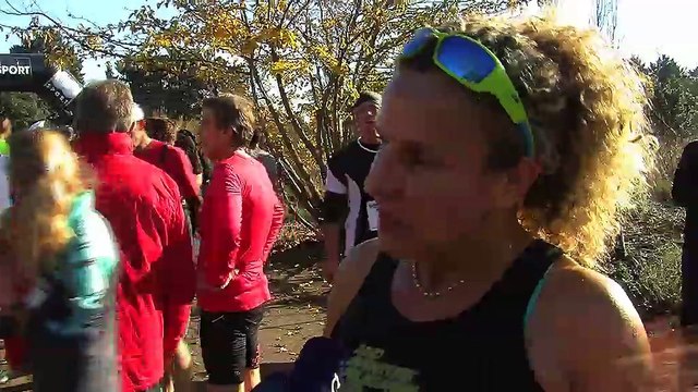 Zahra Heriche au micro d'Ulrich Téchené