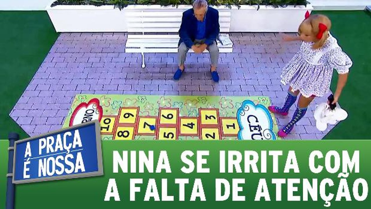 Nina se irrita com a falta de atenção de Cazalbé