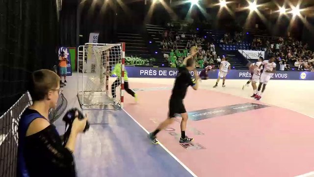 les interviews du coach et du gardien ainsi que des extraits du match