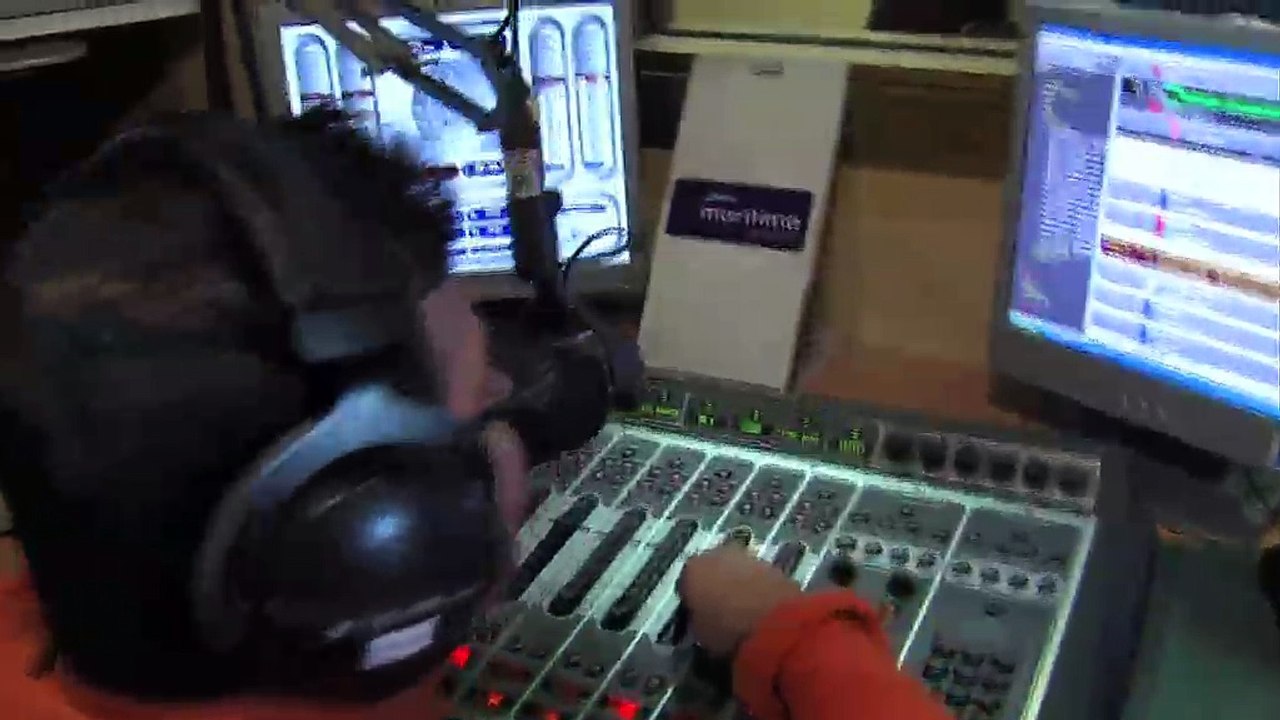 Maritima Music Tour. Les animateurs s'essayent à la chorégraphie du Flash-Mob en direct.