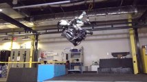 Le robot de Boston Dynamics qui réalise des sauts périlleux arrière