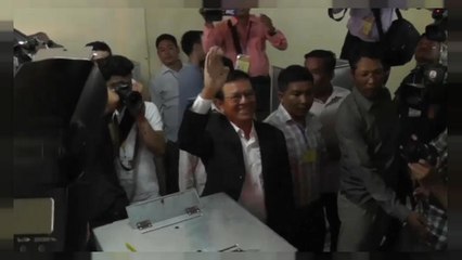 AB ve ABD'den Kamboçya'ya demokrasi uyarısı