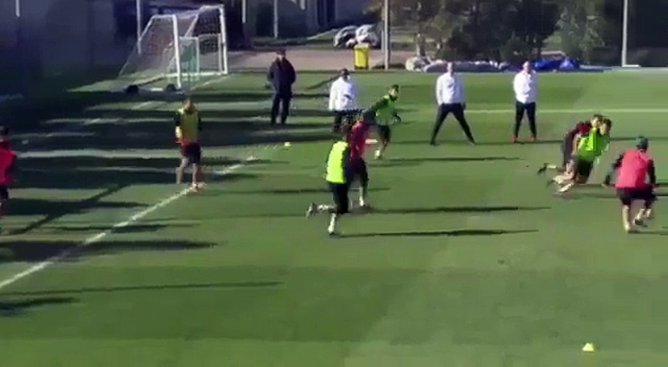 Parem tudo: Isco marca golo 'do outro mundo' no treino do Real Madrid