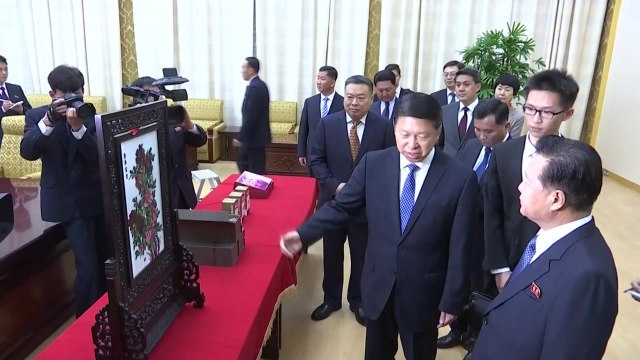 中 시진핑 특사, 평양 도착...최룡해 등 만나 / YTN