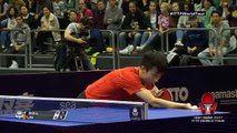 Le point sur-humain de Timo Boll en sautant au sol pour sauver une balle lors d'un match de ping-pong !