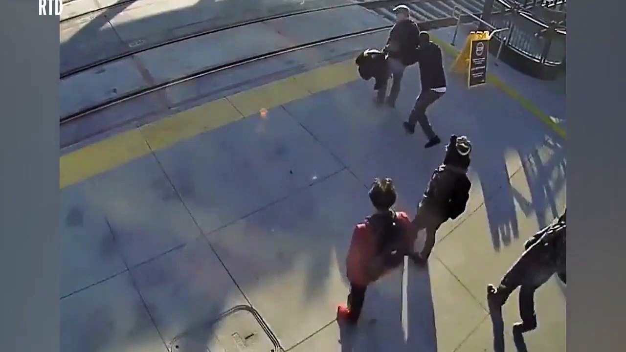 Une homme sauve une personne aveugle qui allait se faire percuter par un train !