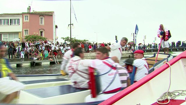 Redécouvrez la beauté des joutes provençales entre les deux ponts bleus de Martigues (Vidéo).