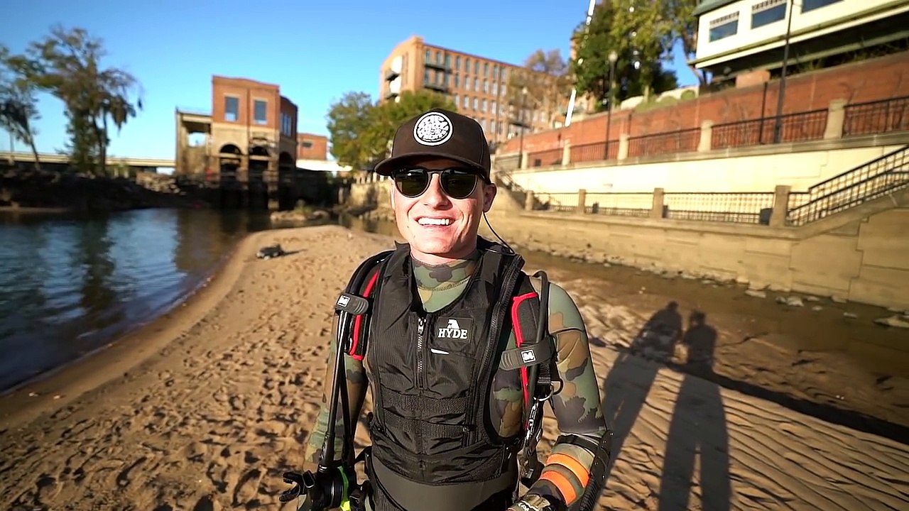 Found "Possible" Human Bone, 2 Knives and Diamonds Underwater in River! (Scuba Diving)