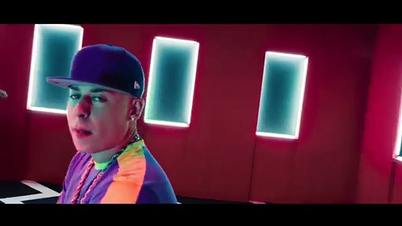 Cosculluela - Solo A Solas (feat. Maluma) I Video Oficial