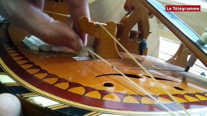 Plouër-sur-Rance (22). Audren Kerboeuf, sauveur de vielles à roue