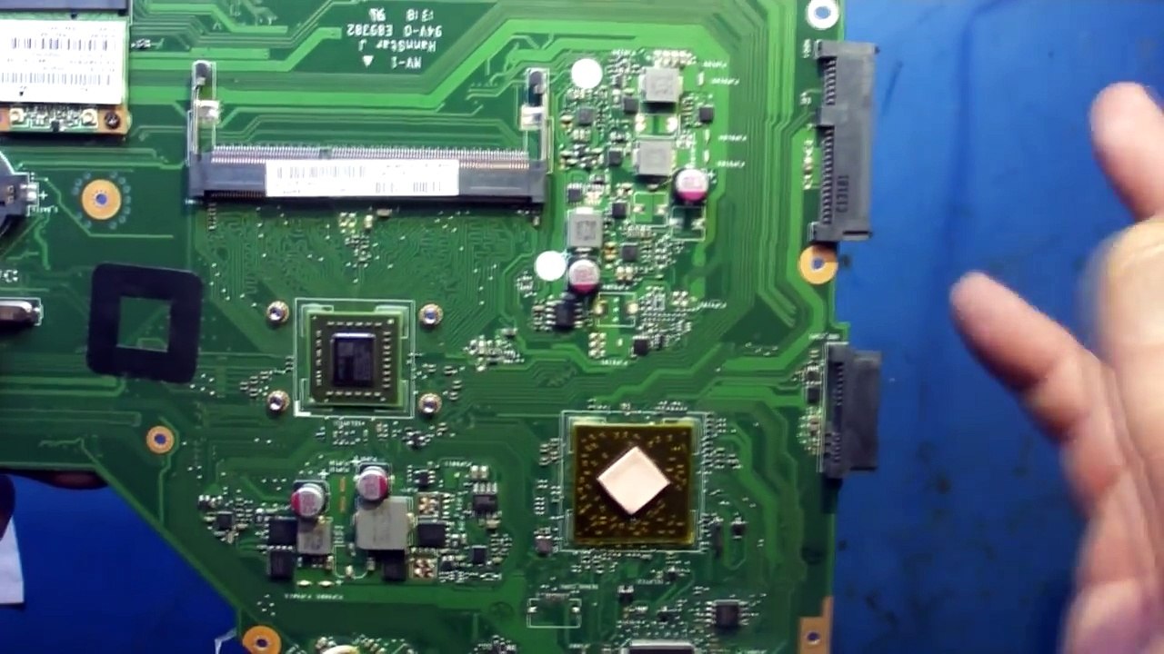 Ремонт ноутбука ASUS X55U-SXO36R. Восстановление поврежденных дорожек.