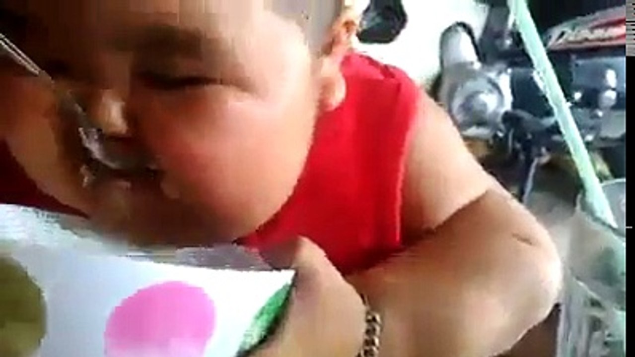 look at this kid !!!!!