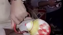 شاب يرفض يصب شاي لخويه شوف وش صار ههههه