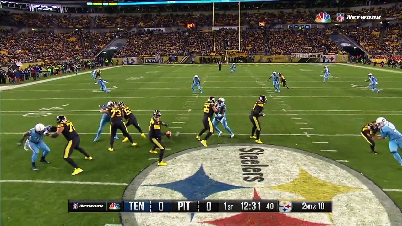 Pittsburgh Steelers wide receiver Antonio Brown leaps up for 41-yard TD grab against double coverage