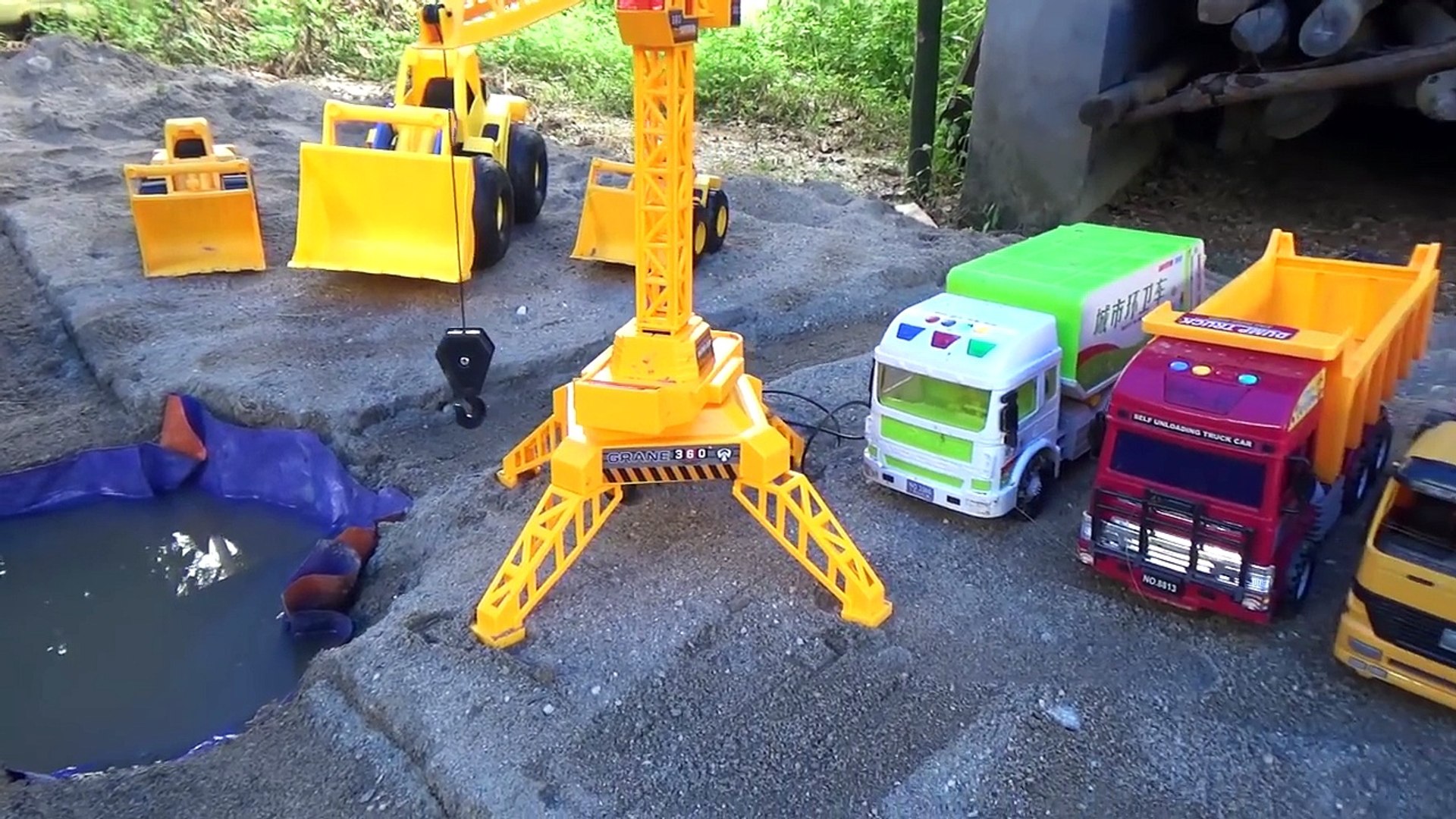 ショベルカー ユンボ パワーショベル はたらくくるまランド 車のおもちゃ 消防車 救急車 パトカー 白バイ はたらくくるまがいっぱい Tomica Toys Video Dailymotion